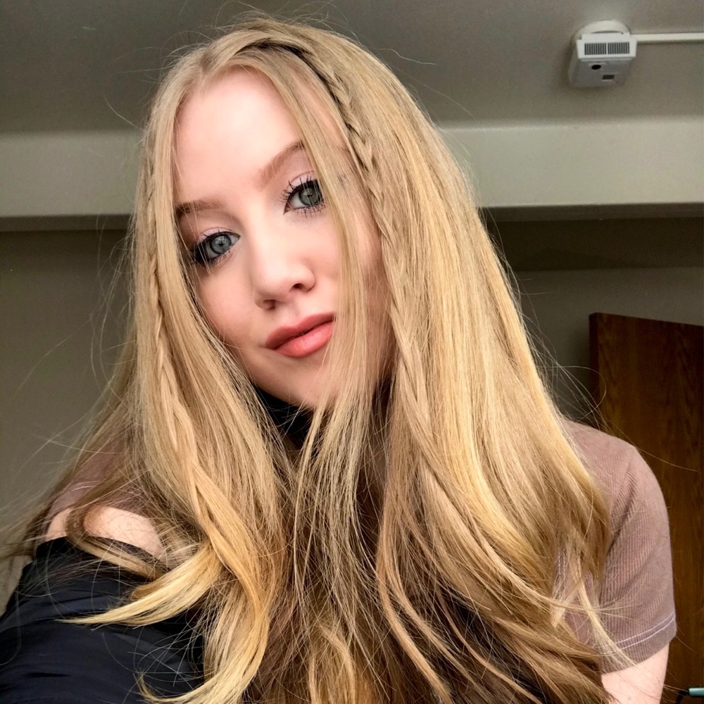 Meet your Posher, Kayla